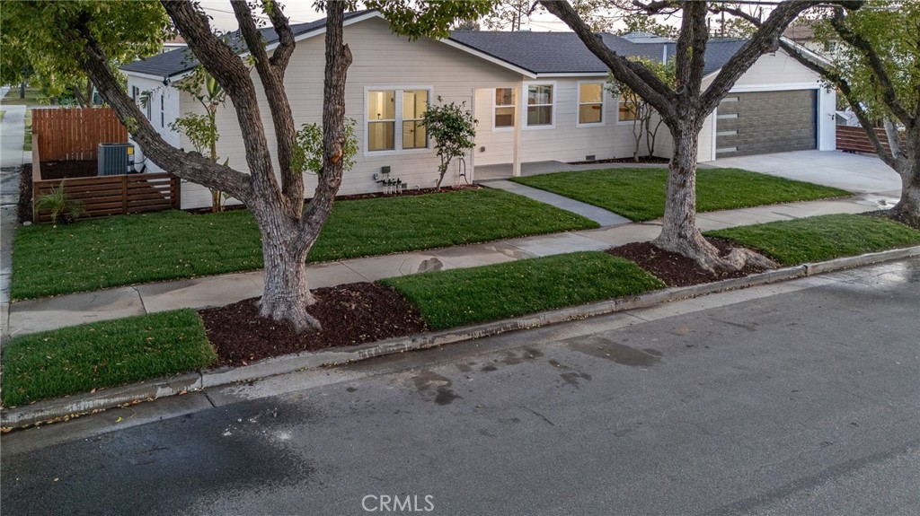 700 W 10th Street