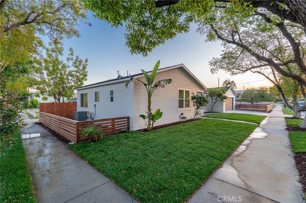 700 W 10th Street
