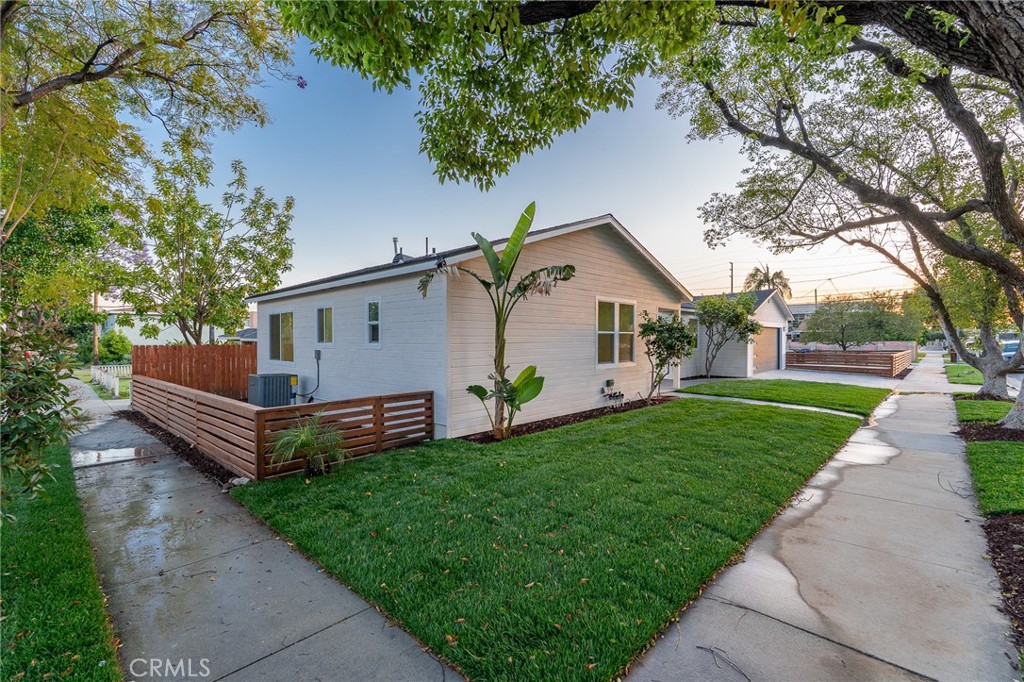 700 W 10th Street