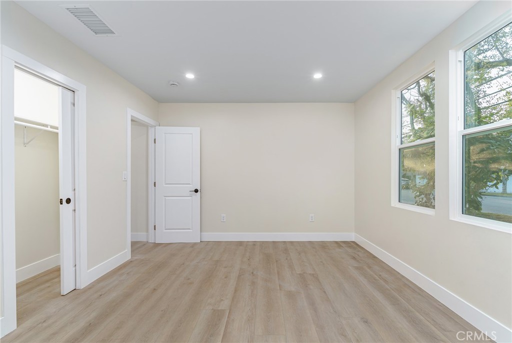 700 W 10th Street
