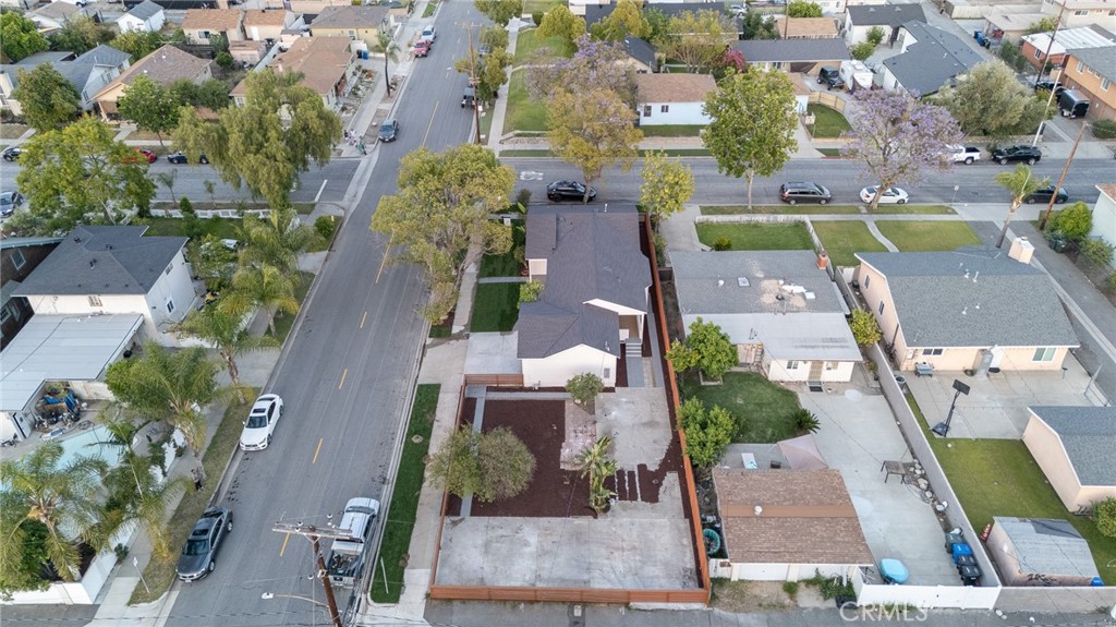 700 W 10th Street