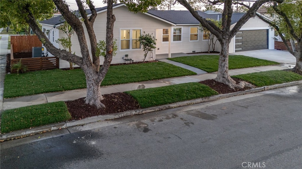 700 W 10th Street