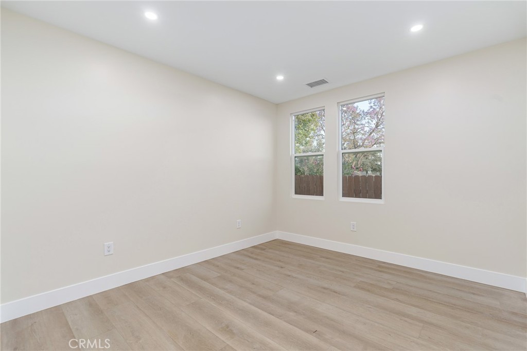 700 W 10th Street