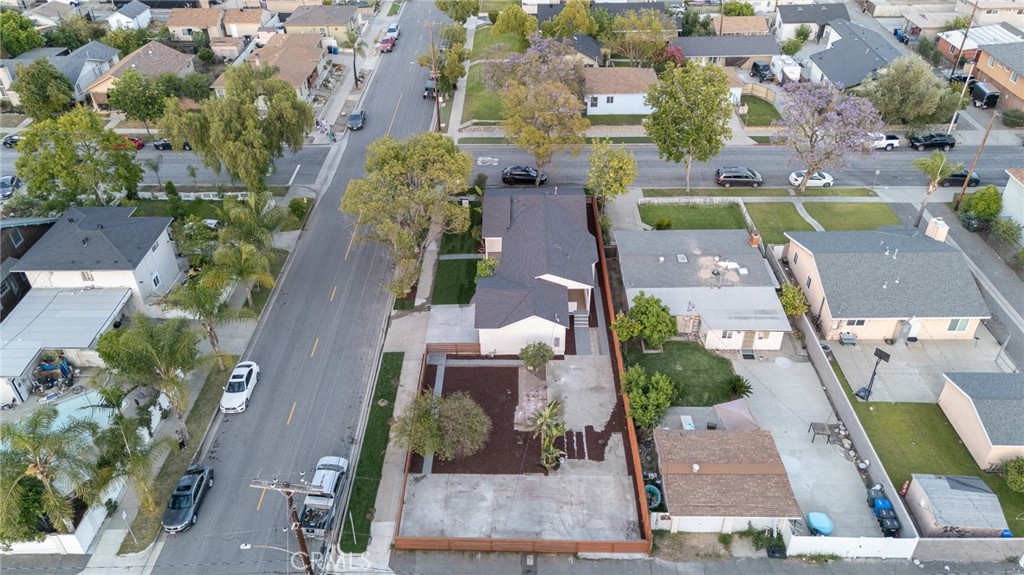 700 W 10th Street