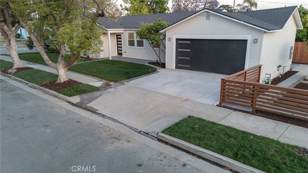 700 W 10th Street