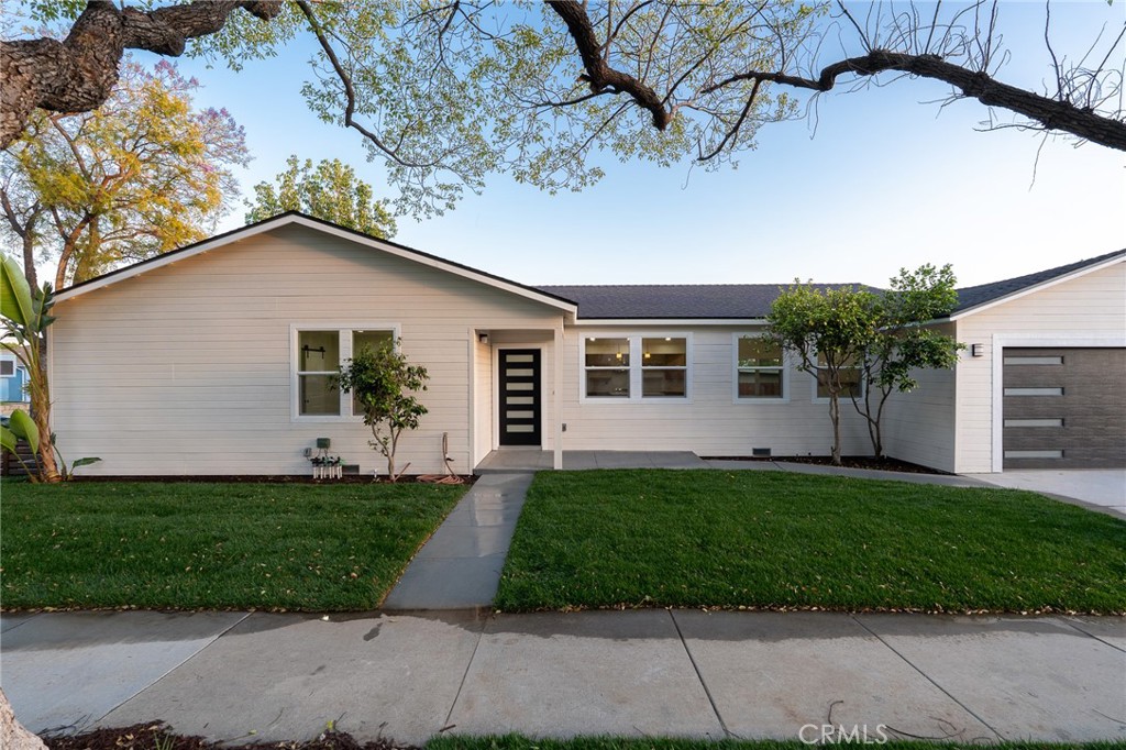 700 W 10th Street