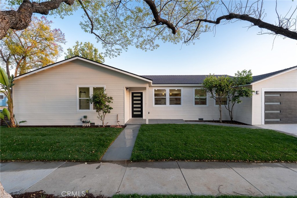700 W 10th Street