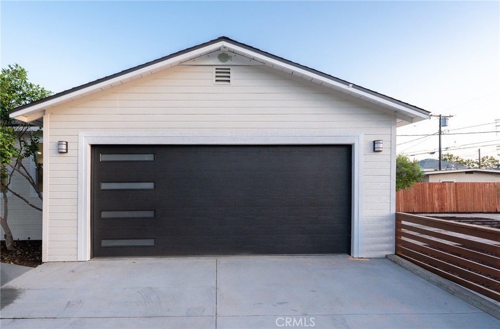 700 W 10th Street