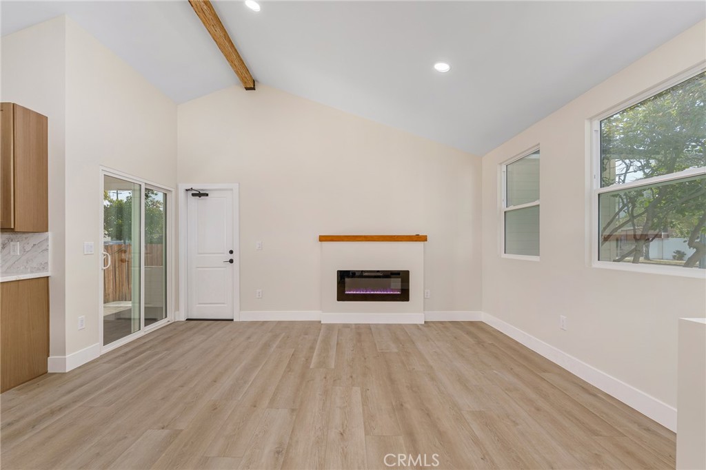 700 W 10th Street