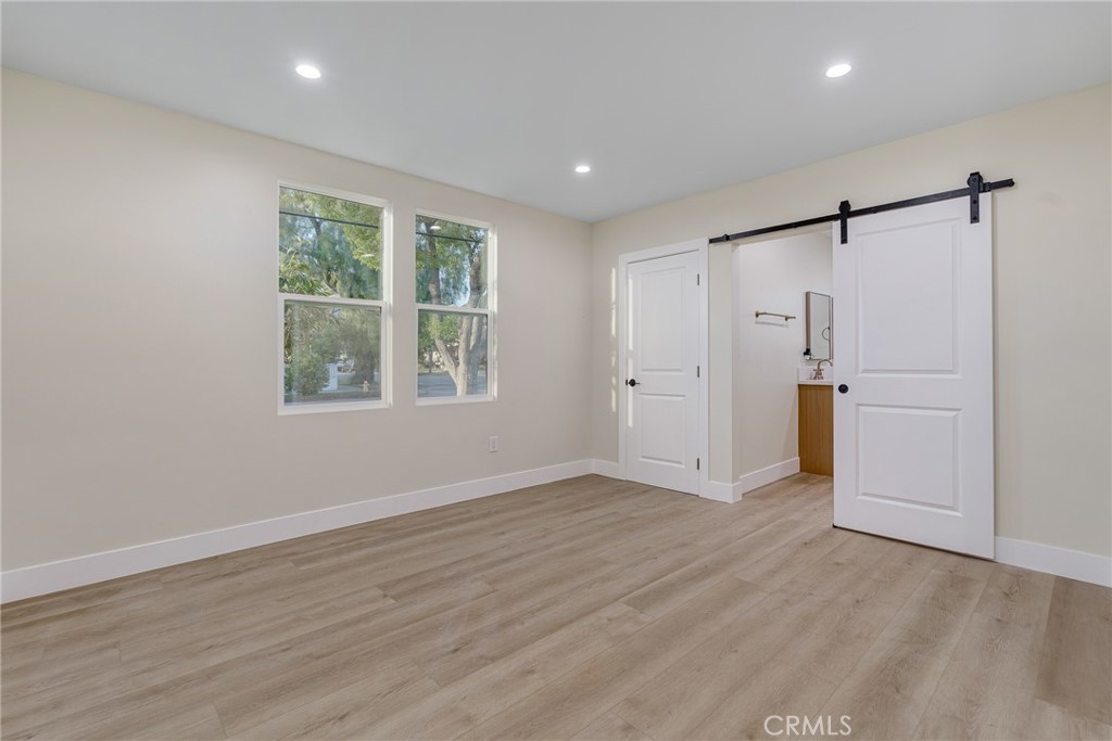 700 W 10th Street