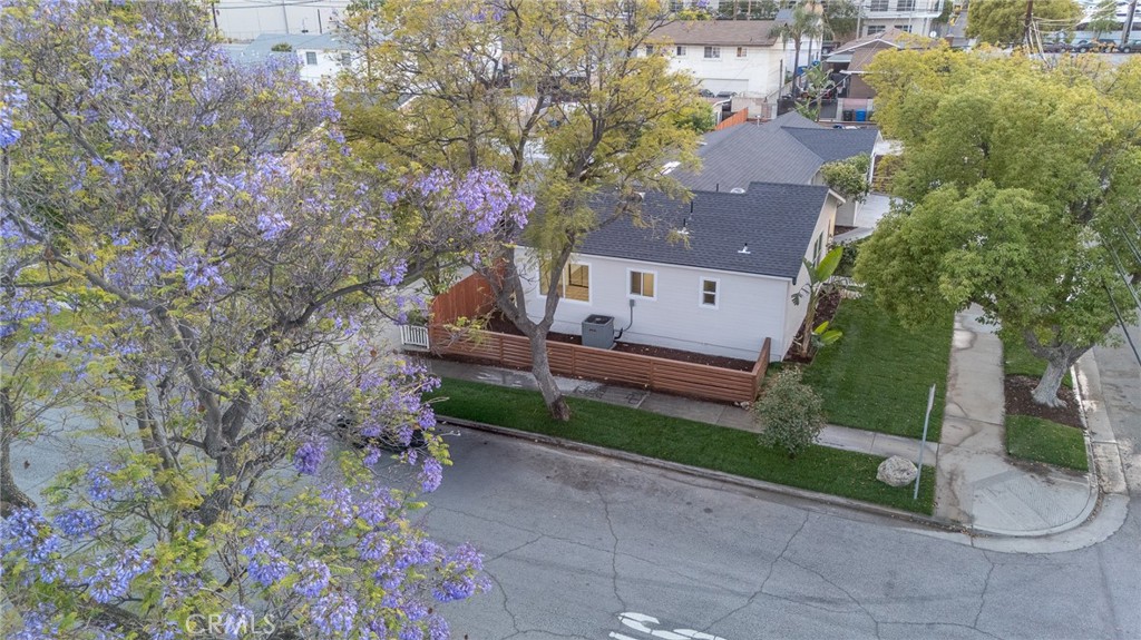 700 W 10th Street