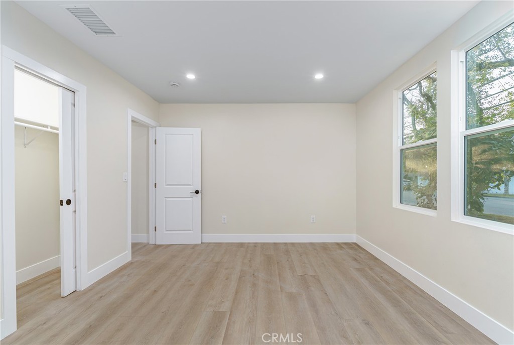 700 W 10th Street