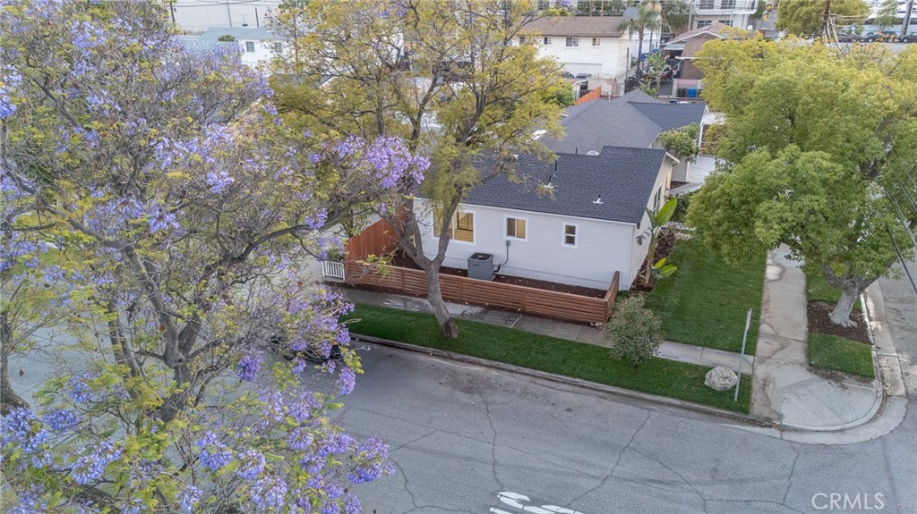 700 W 10th Street