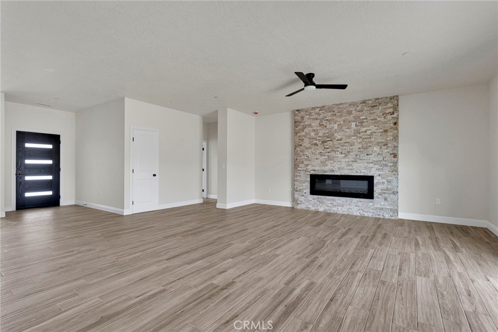 15561 Apple Valley Road