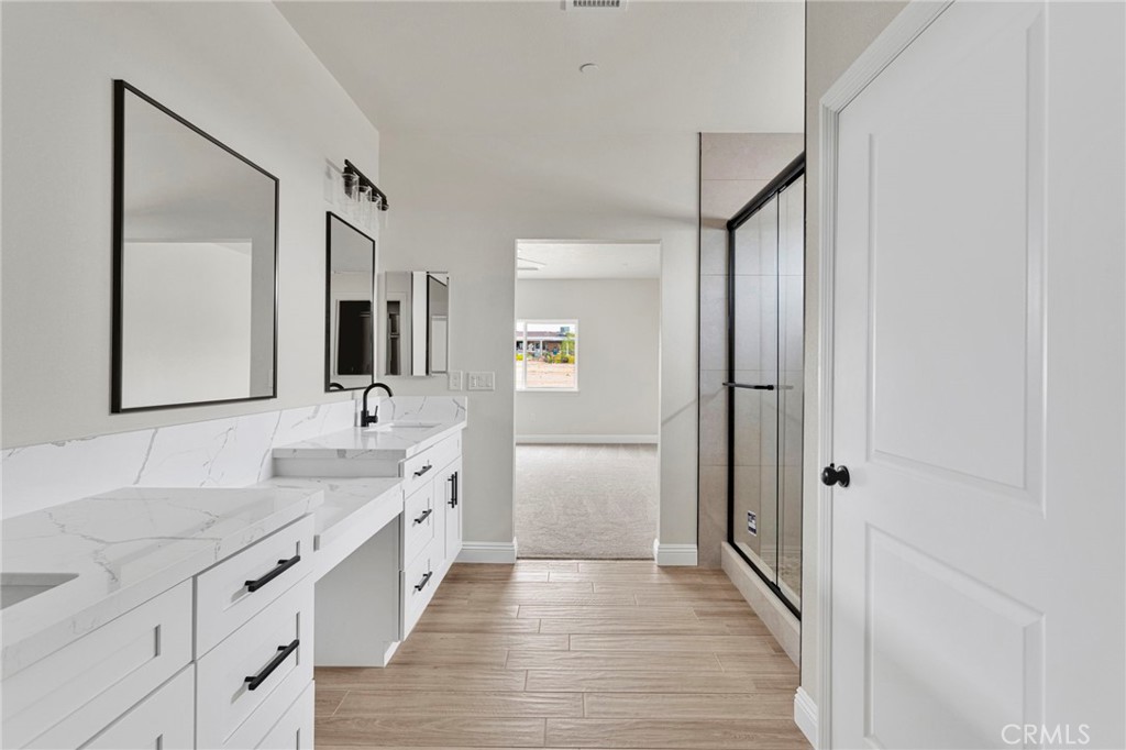 15561 Apple Valley Road