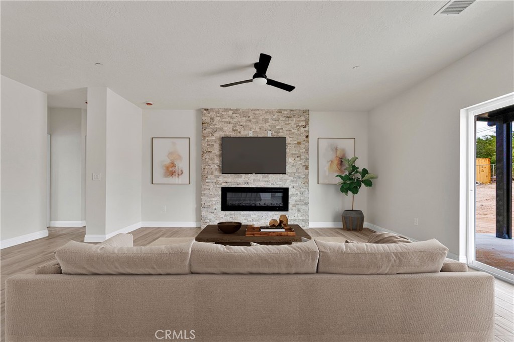 15561 Apple Valley Road