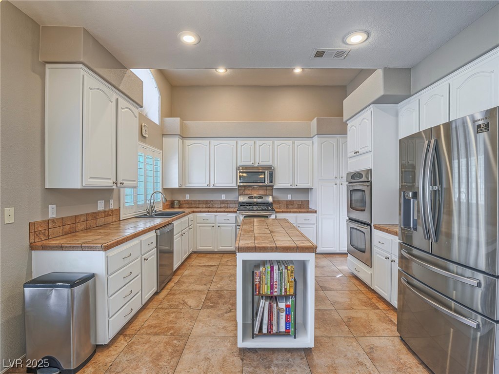 8412 Eagle Eye Avenue