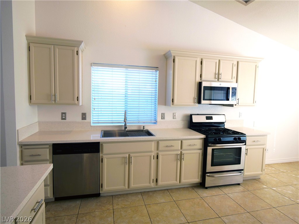 5525 Desert Valley Drive