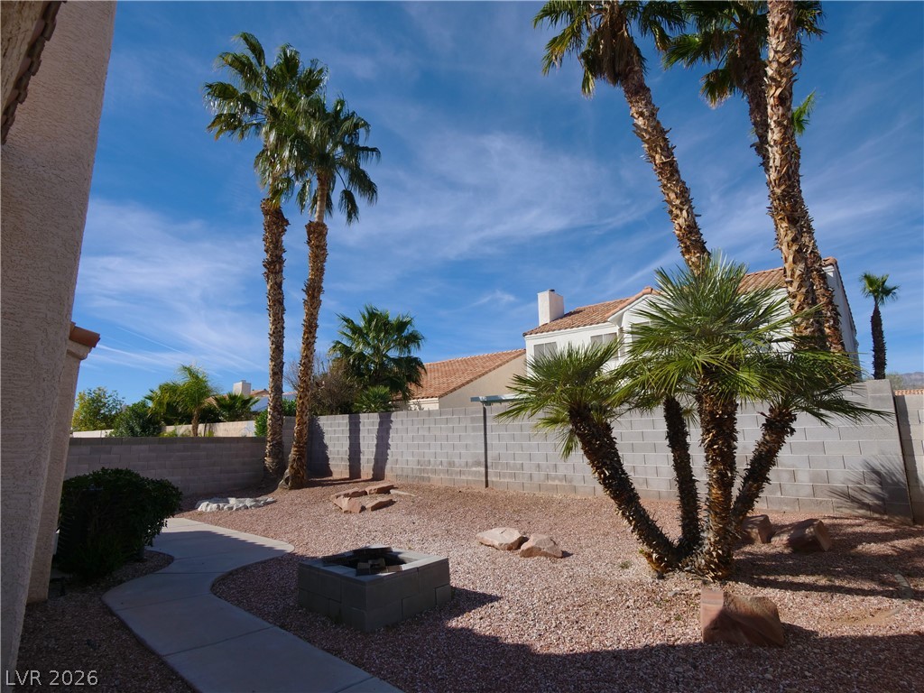 5525 Desert Valley Drive