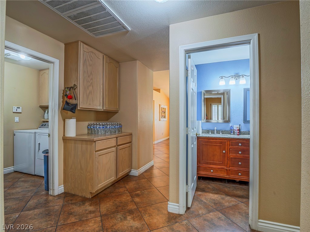 8245 Arch Bay Lane