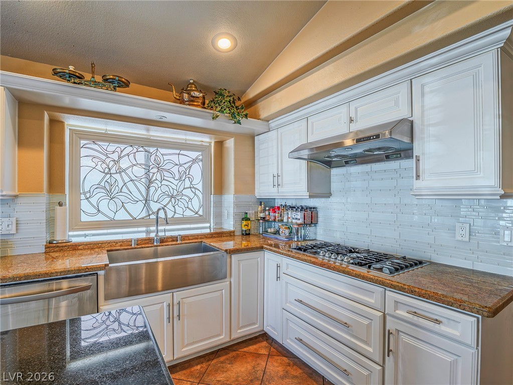 8245 Arch Bay Lane