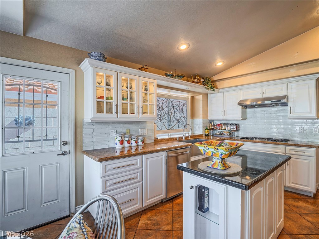 8245 Arch Bay Lane