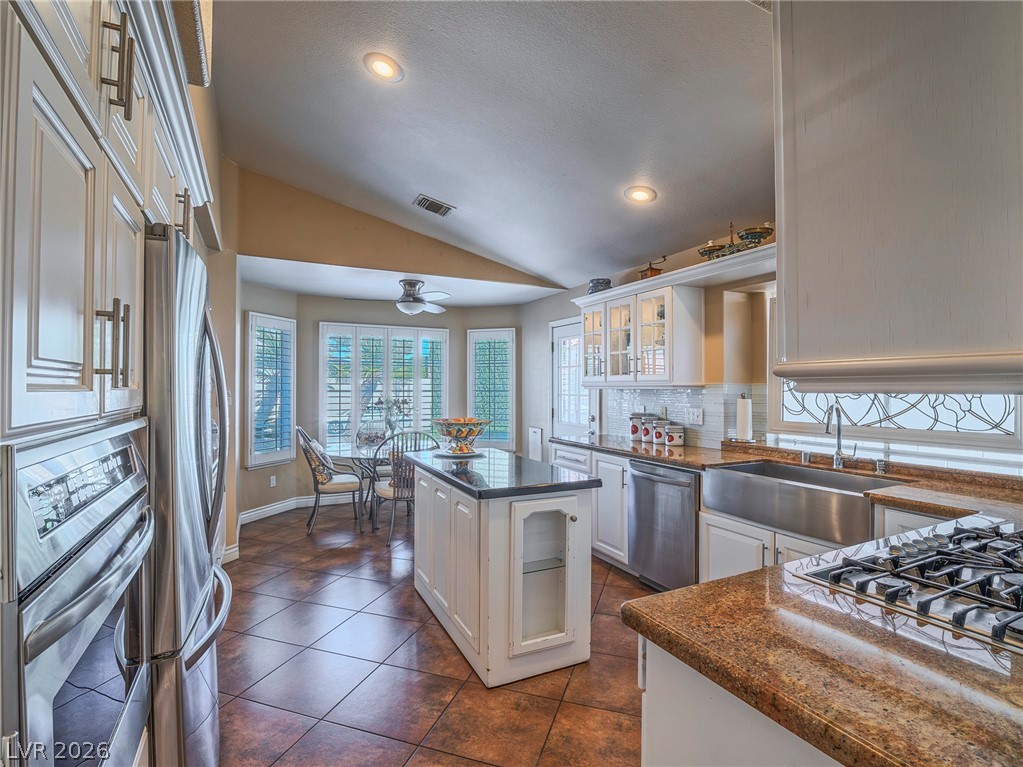 8245 Arch Bay Lane