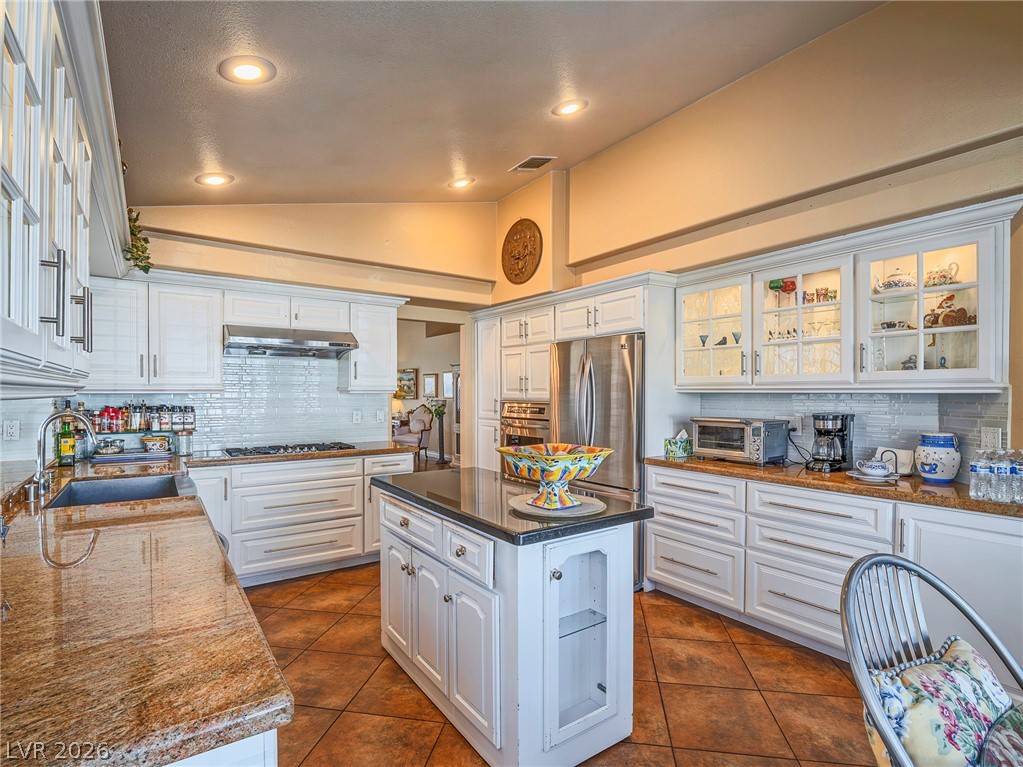 8245 Arch Bay Lane