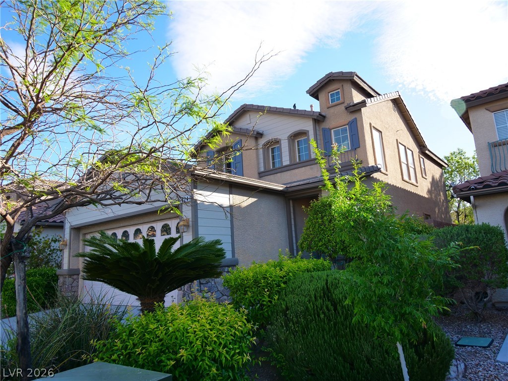 924 Percy Arms Street