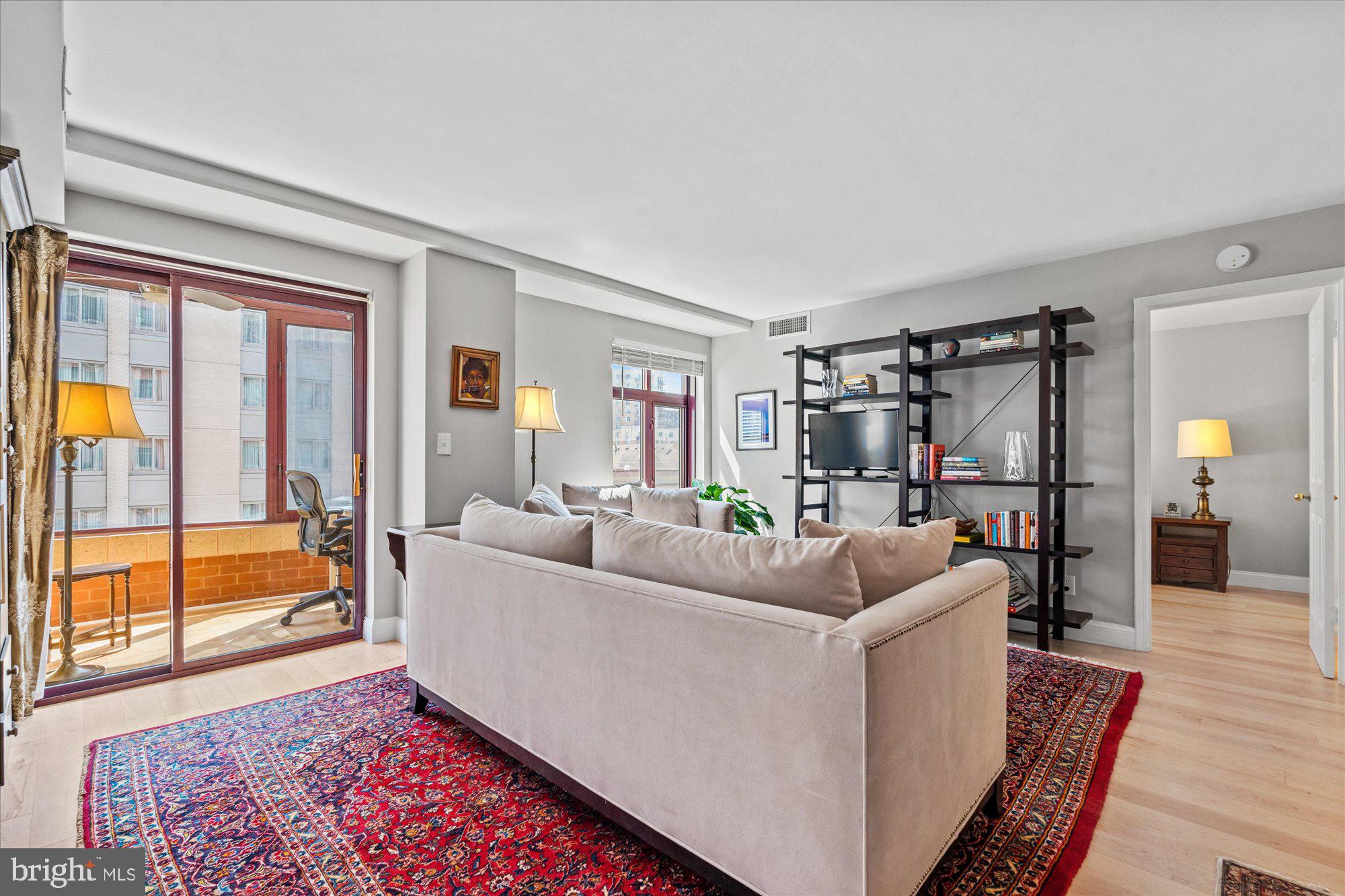 2400 Clarendon BOULEVARD Unit: 606