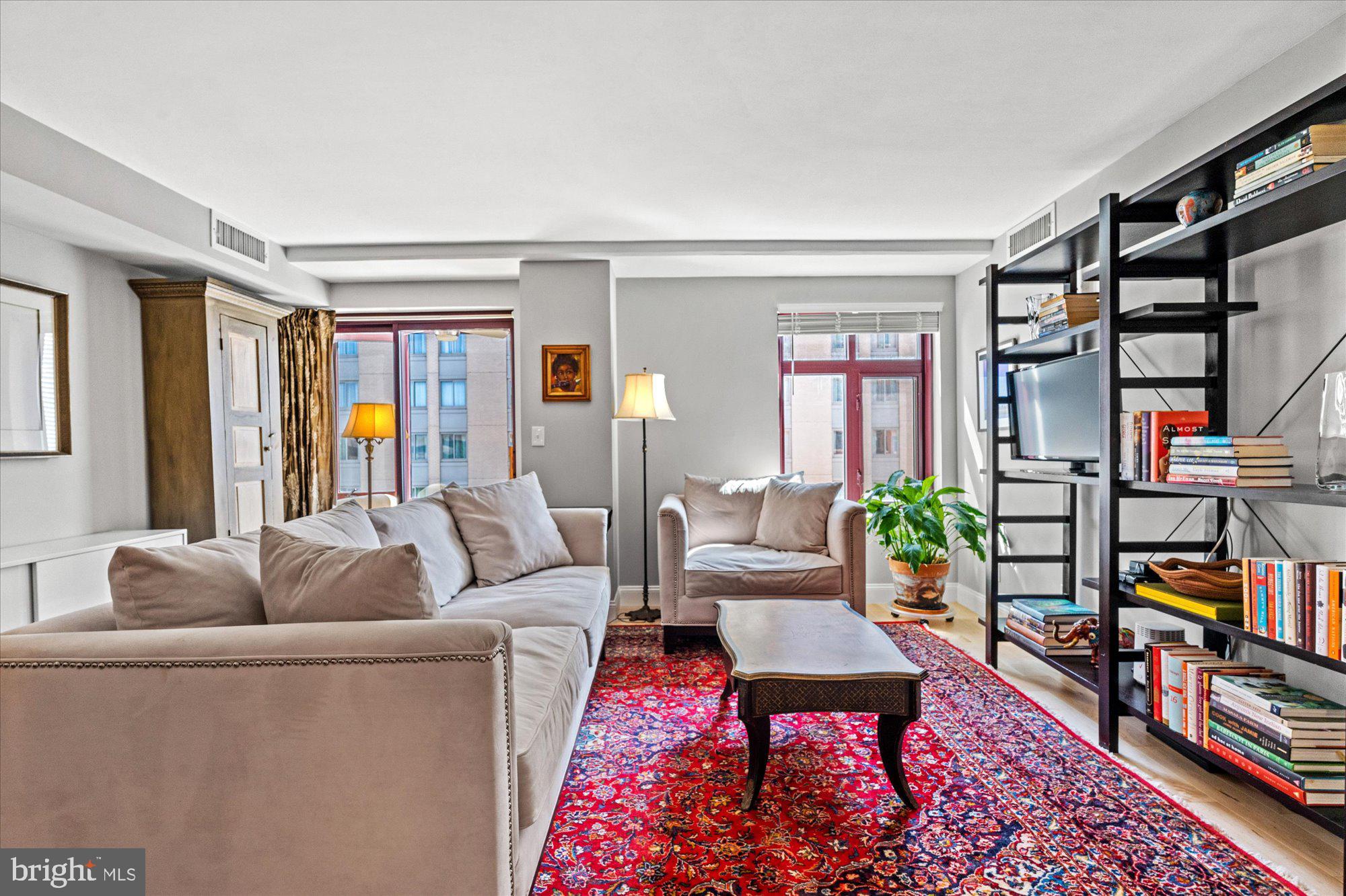 2400 Clarendon BOULEVARD Unit: 606