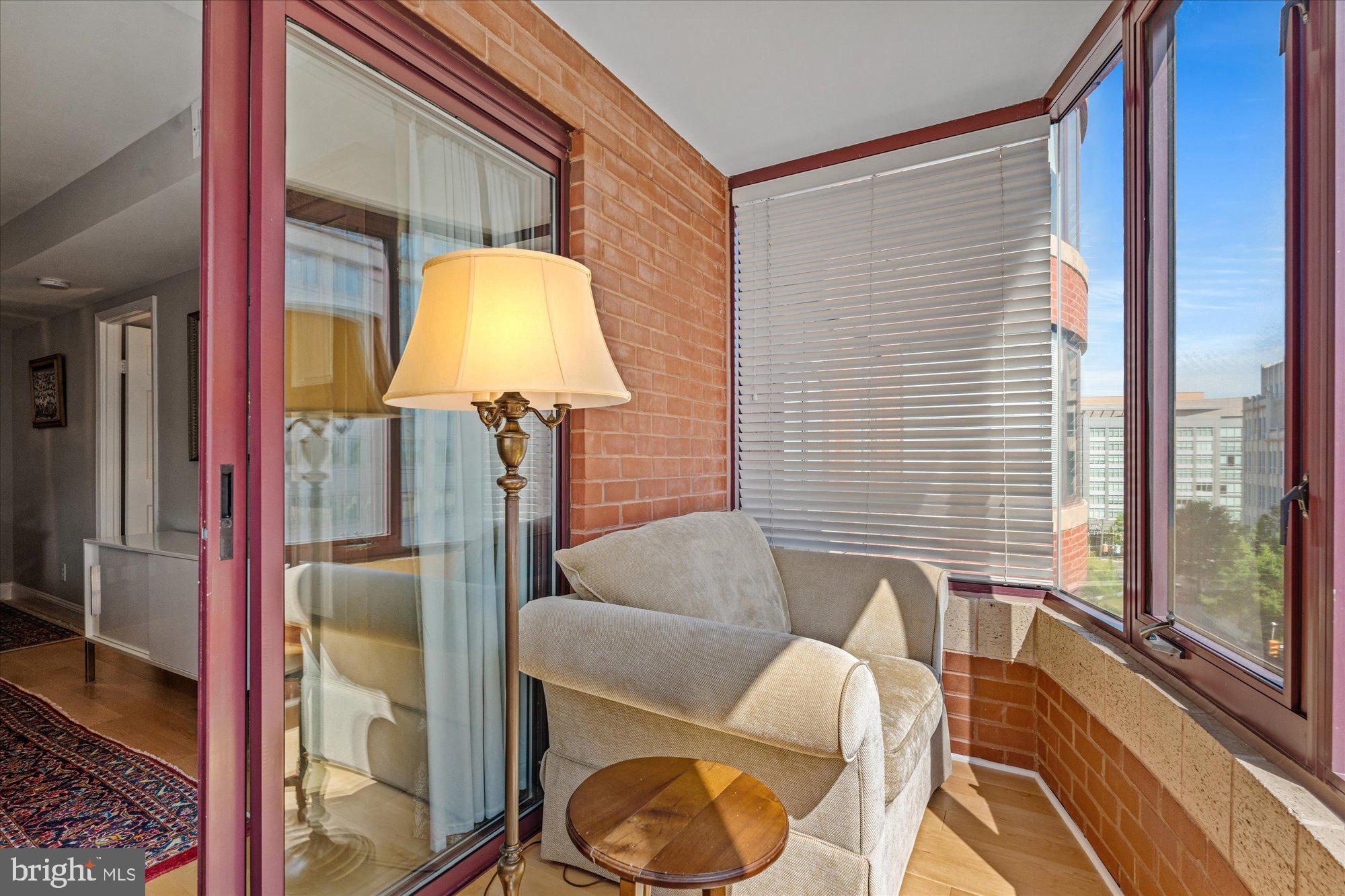 2400 Clarendon BOULEVARD Unit: 606