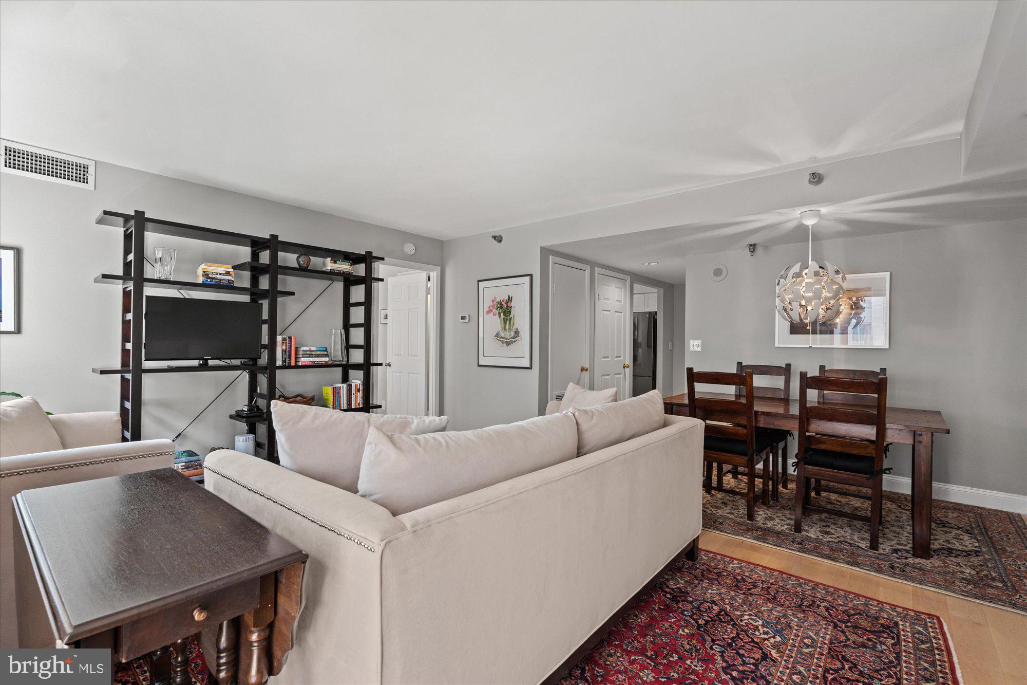 2400 Clarendon BOULEVARD Unit: 606