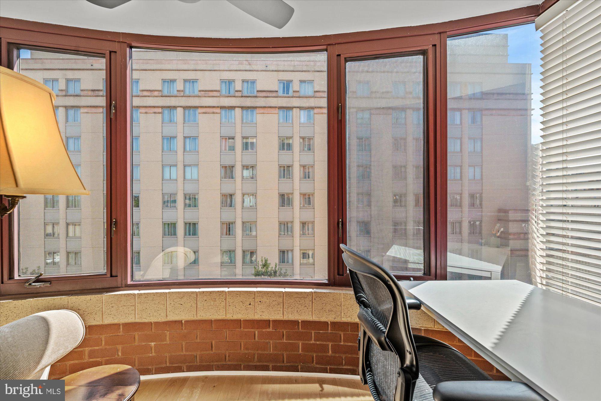 2400 Clarendon BOULEVARD Unit: 606
