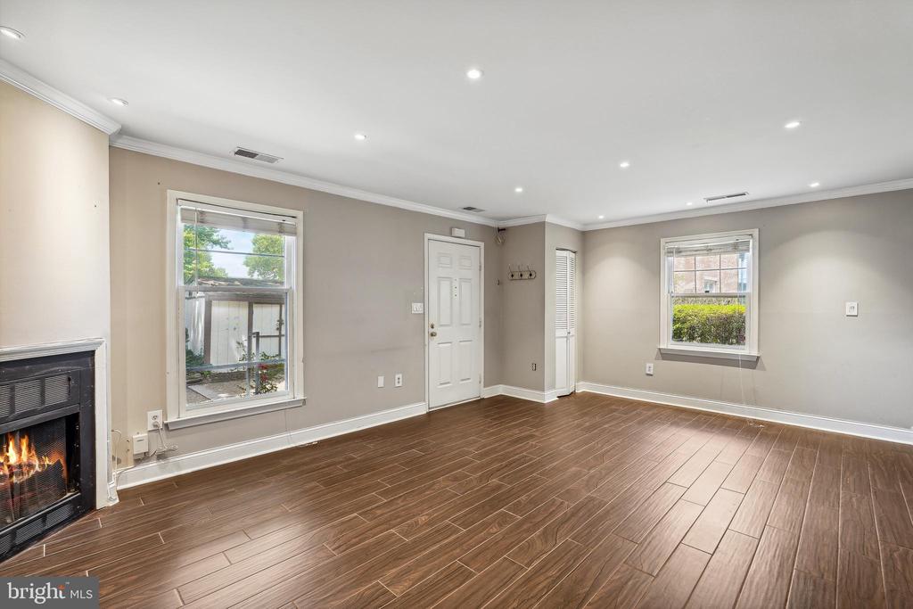 4113 11TH PL N