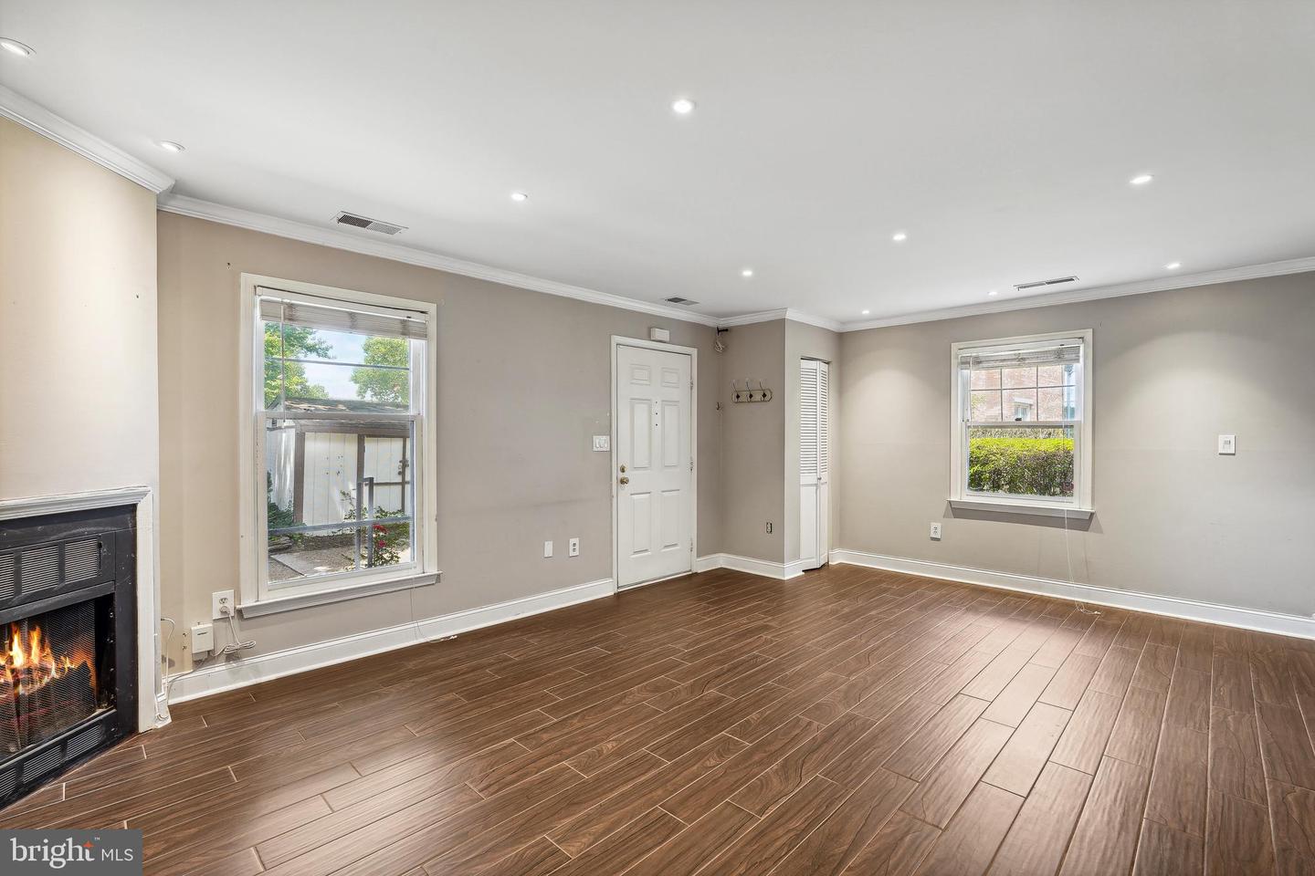4113 11TH PL N