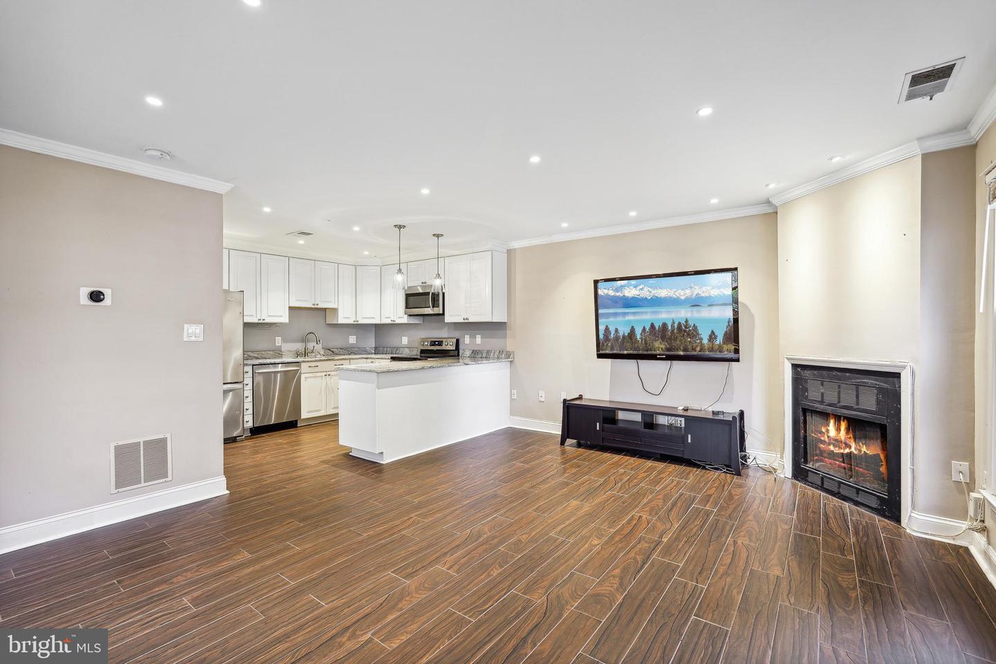 4113 11TH PL N