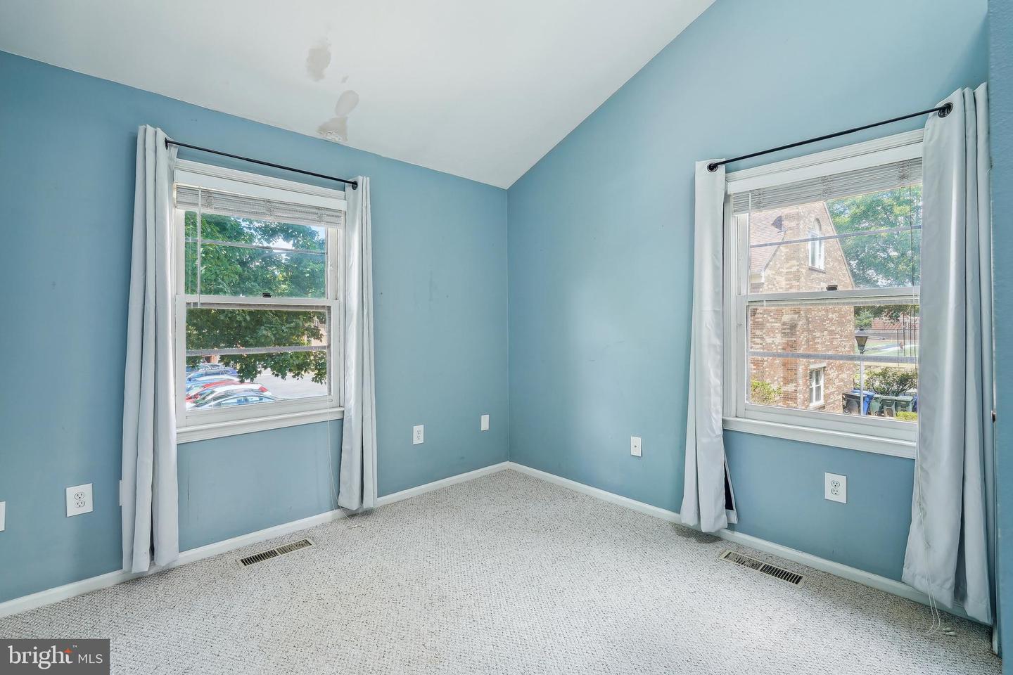 4113 11TH PL N