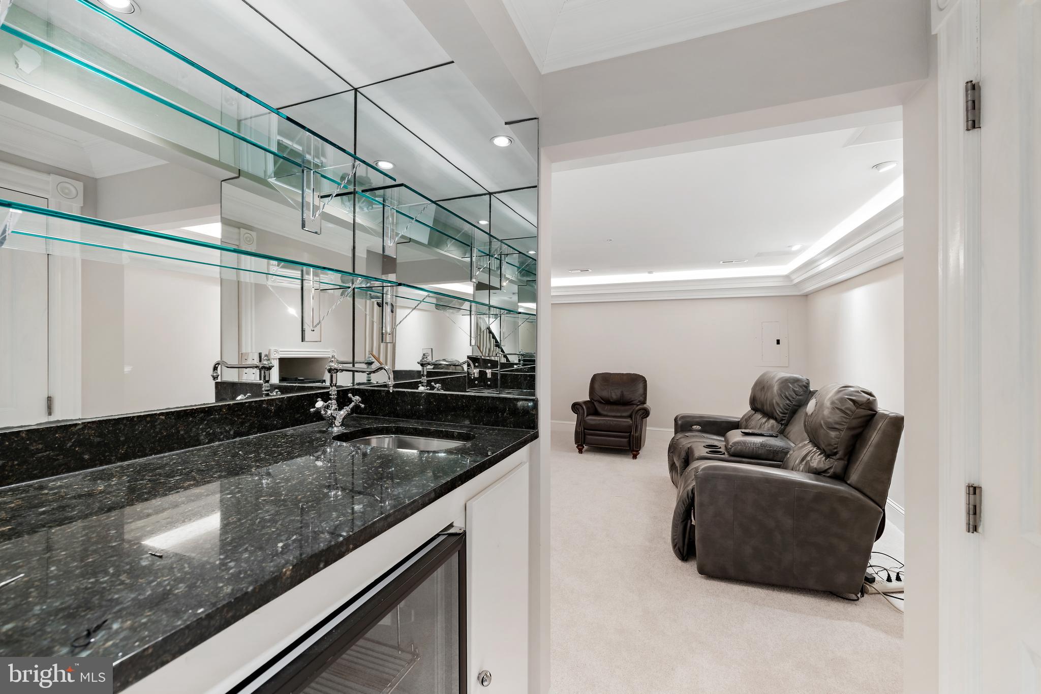 312 N Fairfax STREET