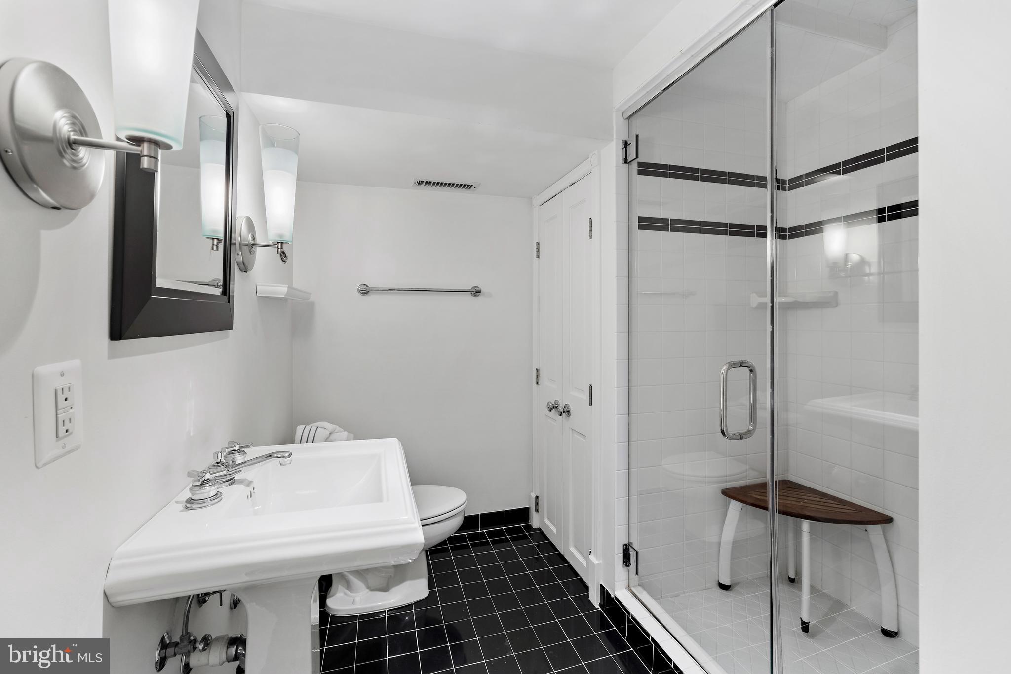 312 N Fairfax STREET