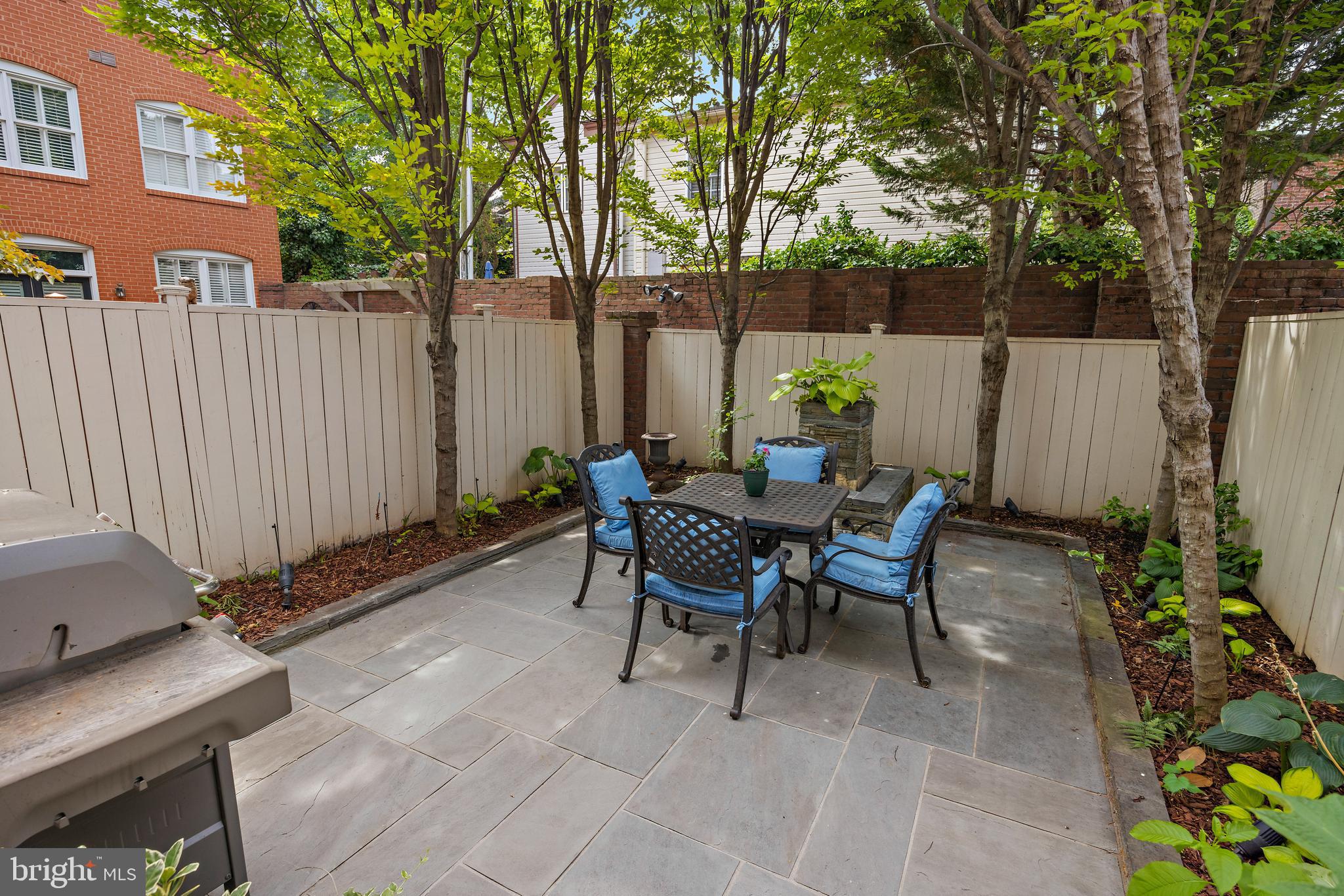 312 N Fairfax STREET