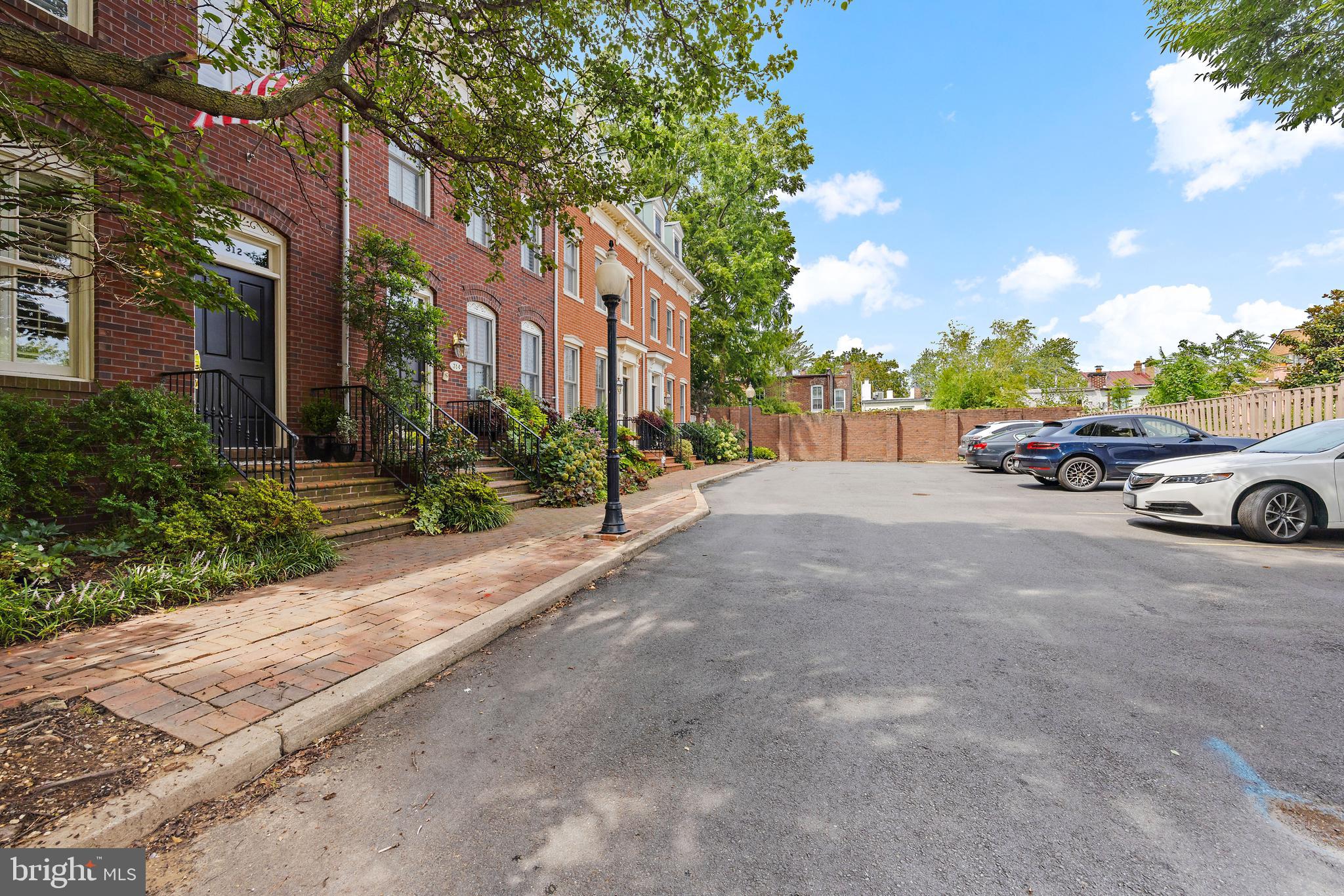 312 N Fairfax STREET