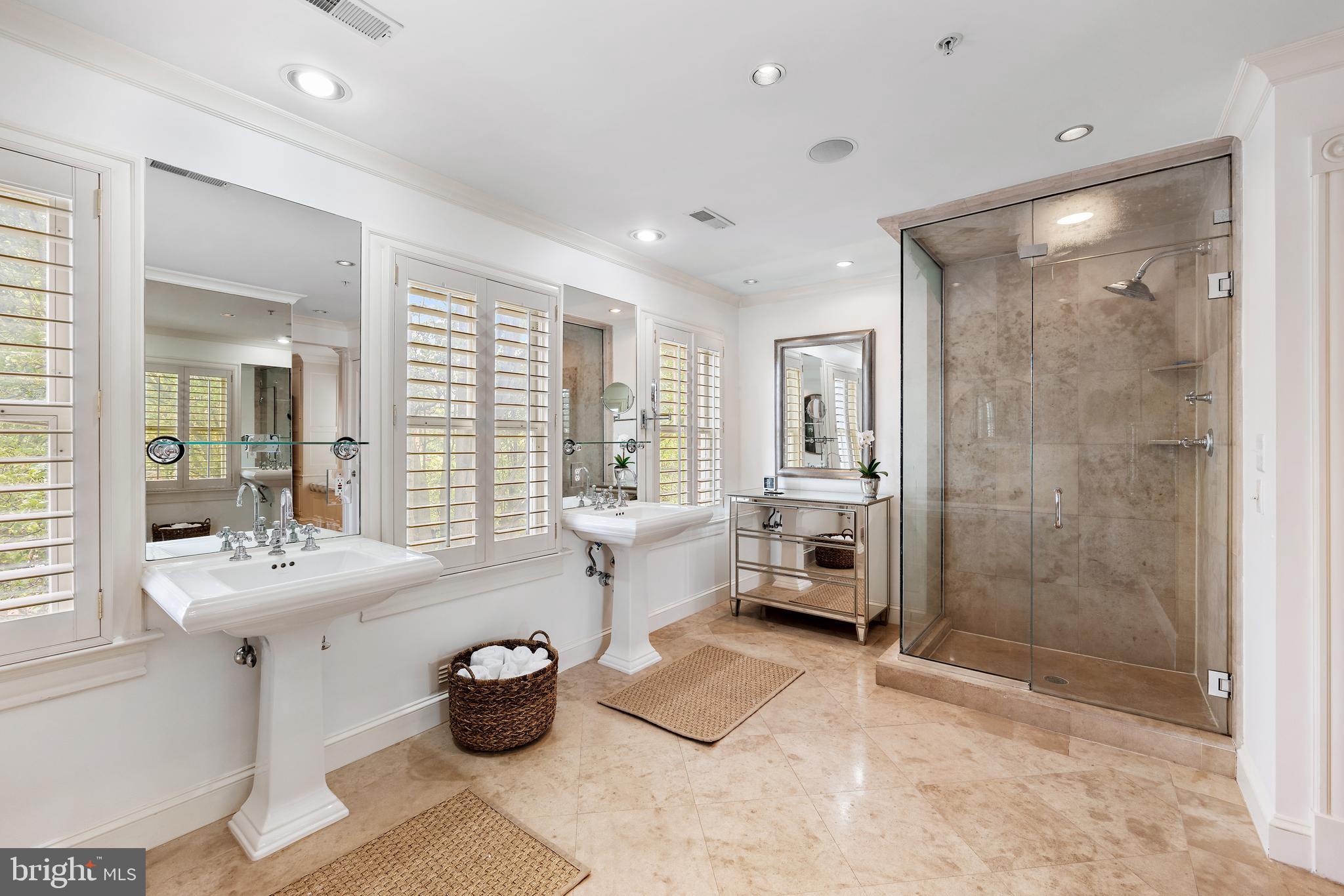 312 N Fairfax STREET