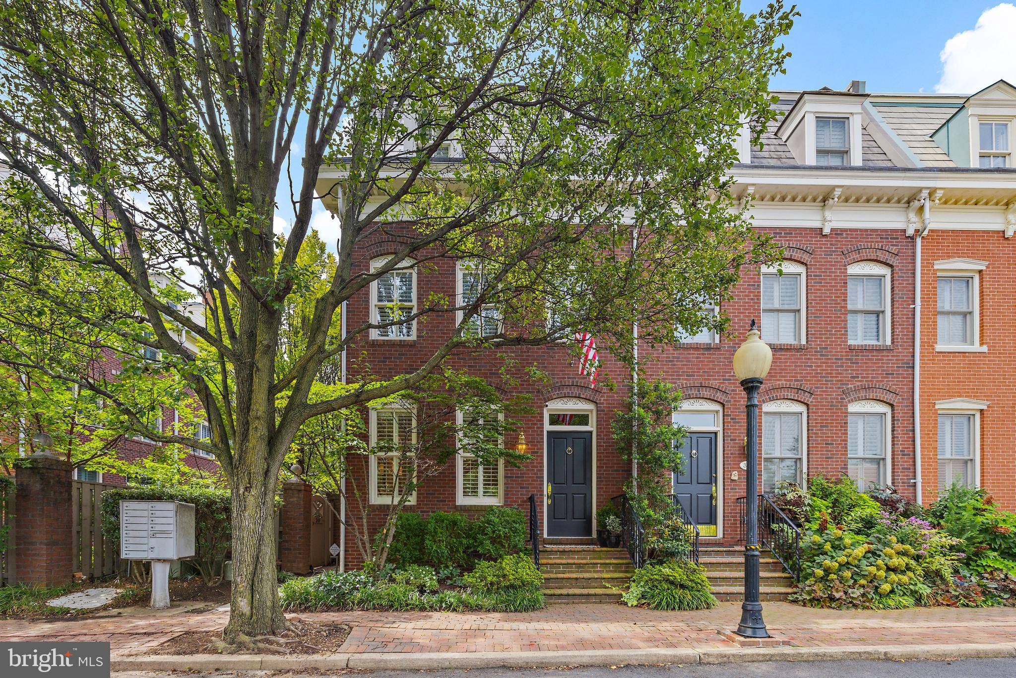 312 N Fairfax STREET