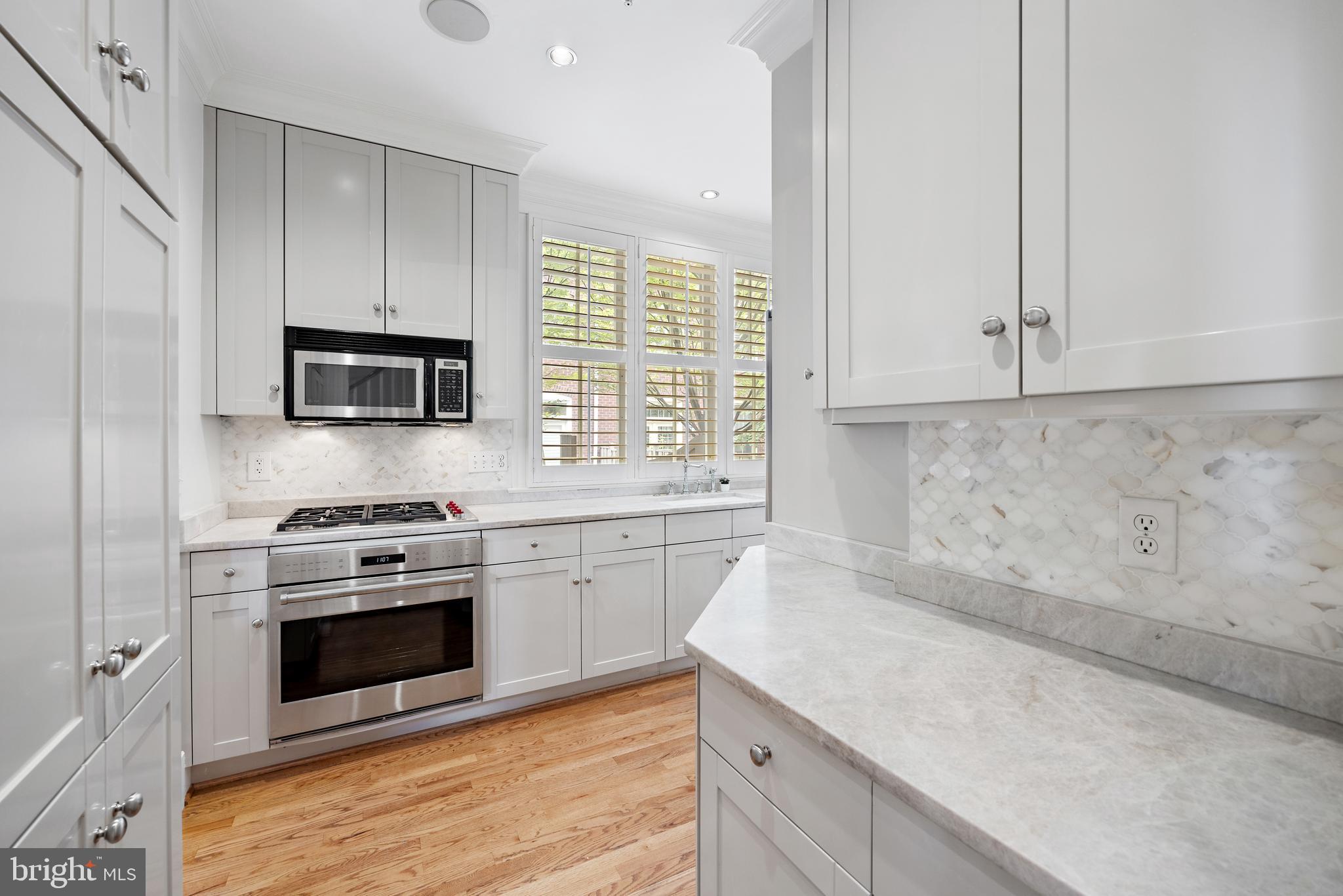 312 N Fairfax STREET