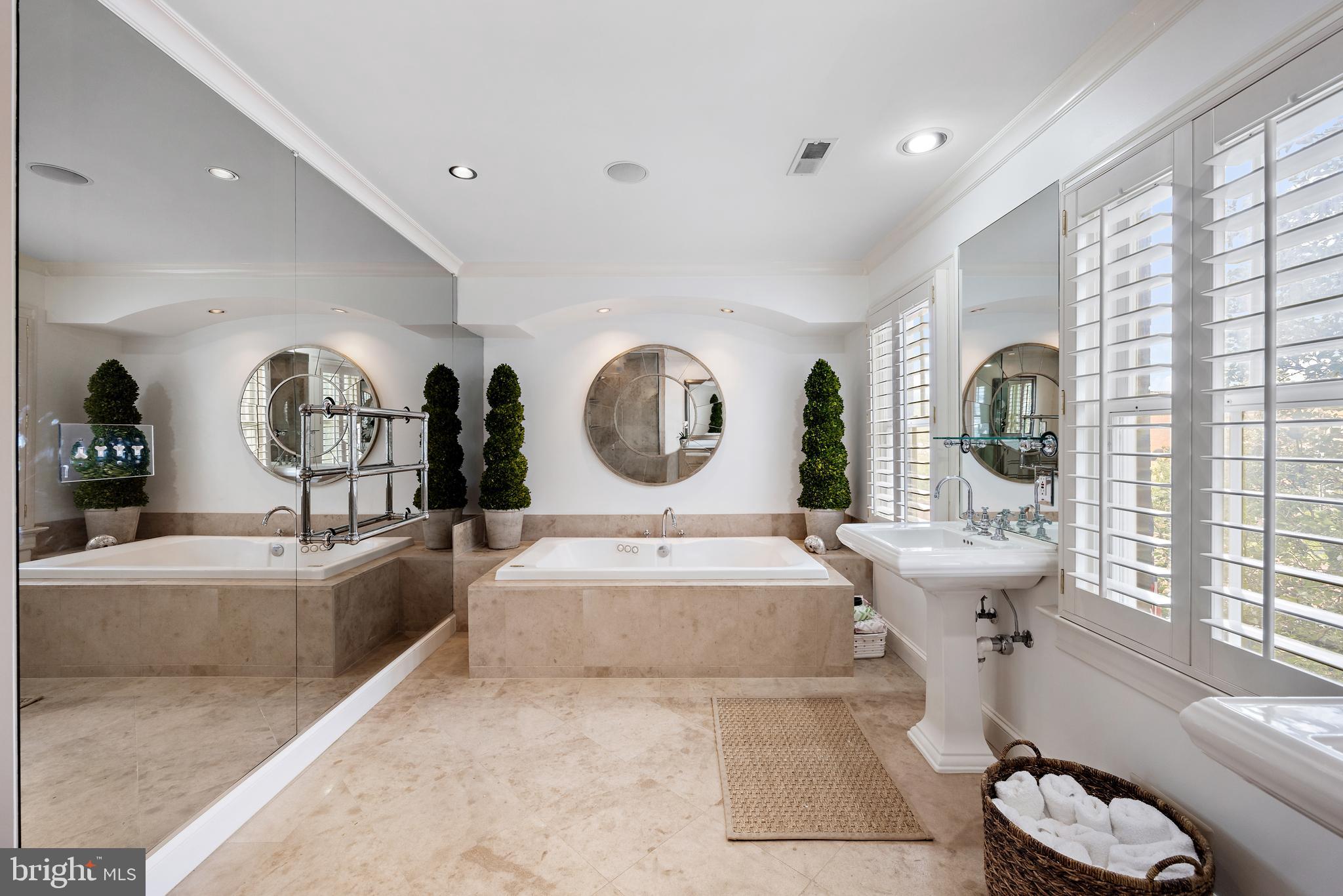 312 N Fairfax STREET