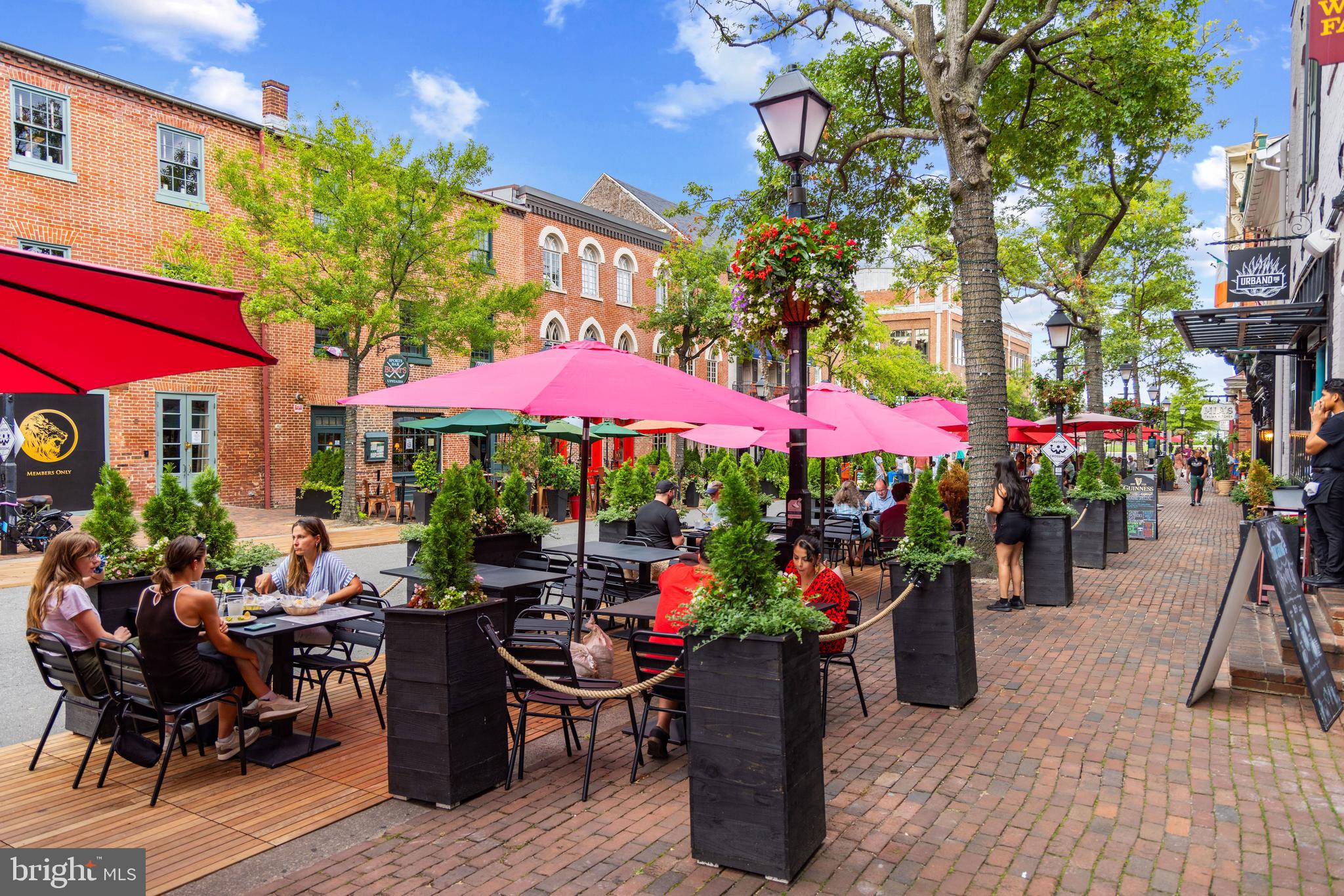 312 N Fairfax STREET