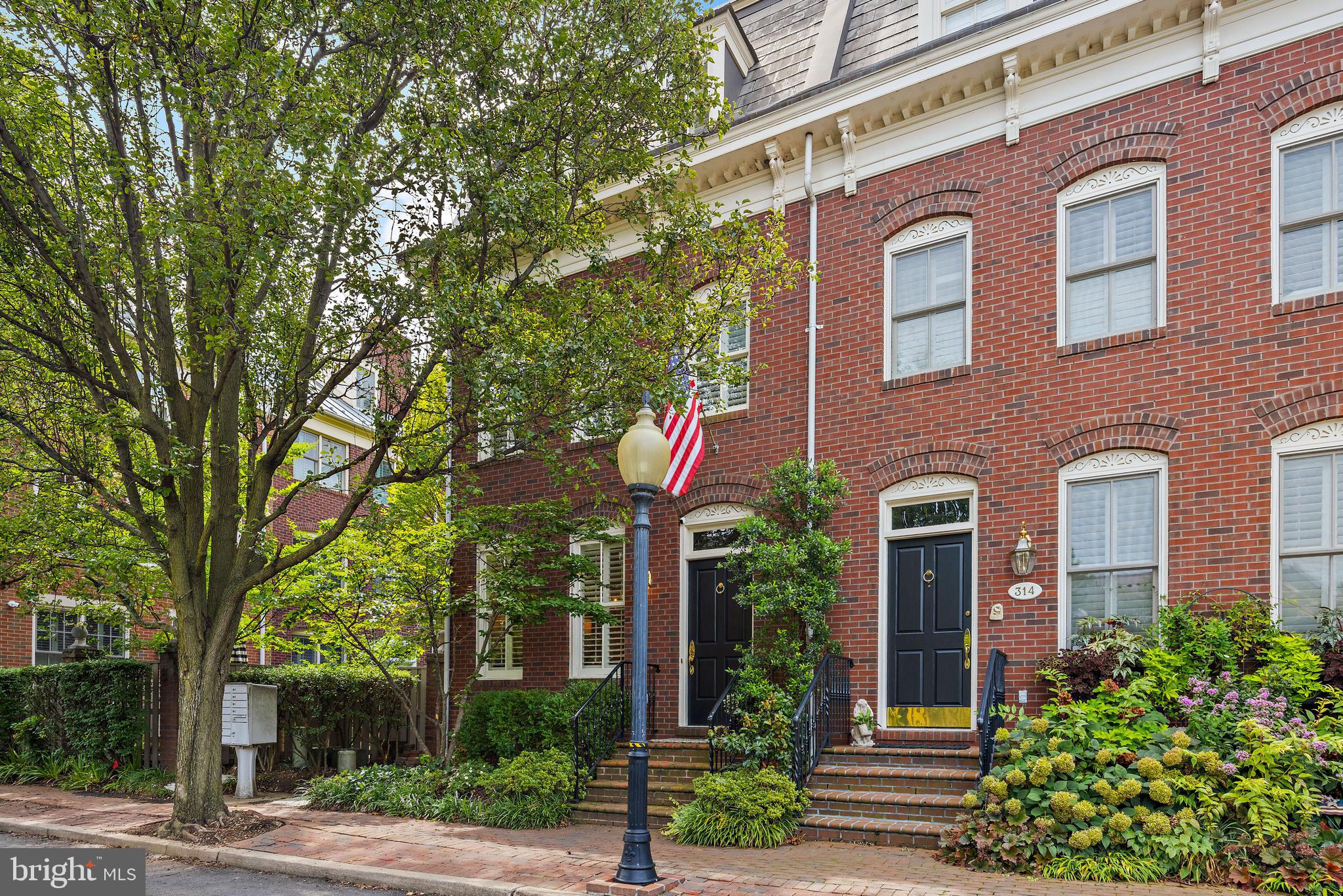 312 N Fairfax STREET