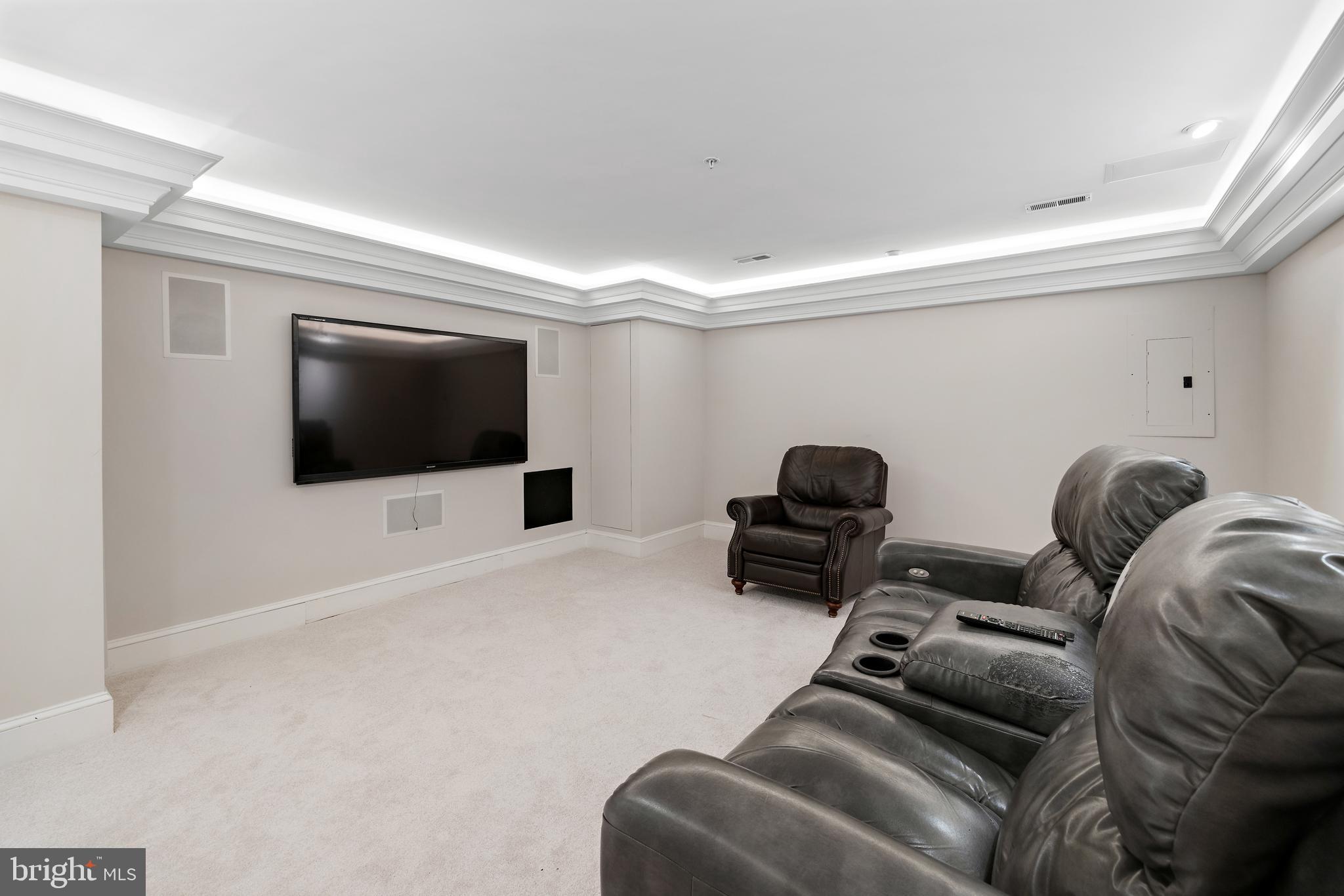 312 N Fairfax STREET