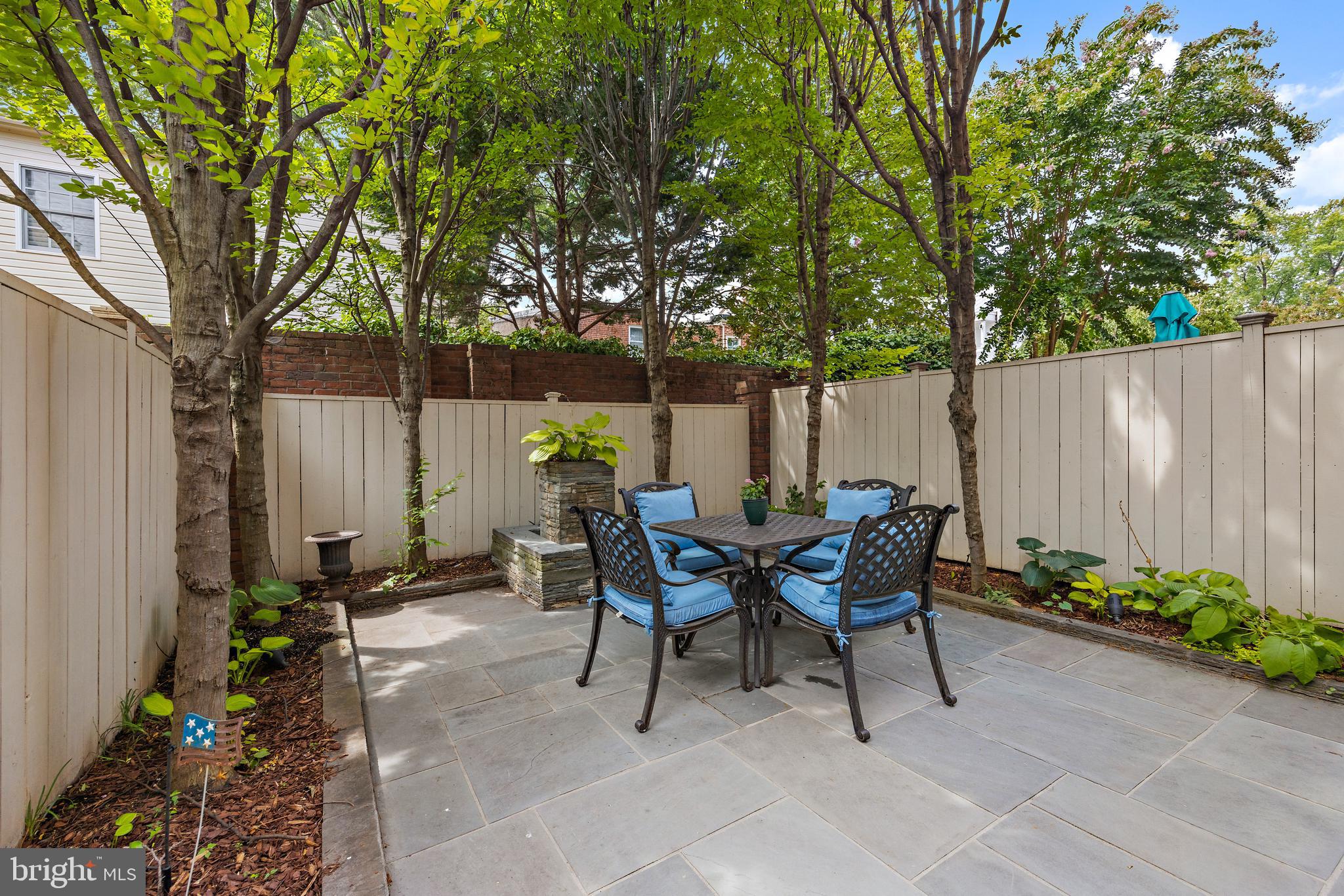 312 N Fairfax STREET